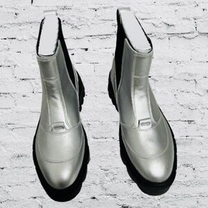 Sorel, Women’s, Caribou Pull-On Chelsea Boots Waterproof 10M Color: Pure Silver